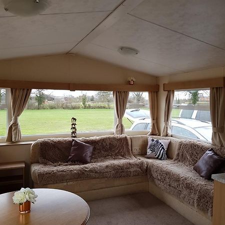 Pitch & Canvas - Self Catering At Broad Oak Farm Hotell Tattenhall Exteriör bild