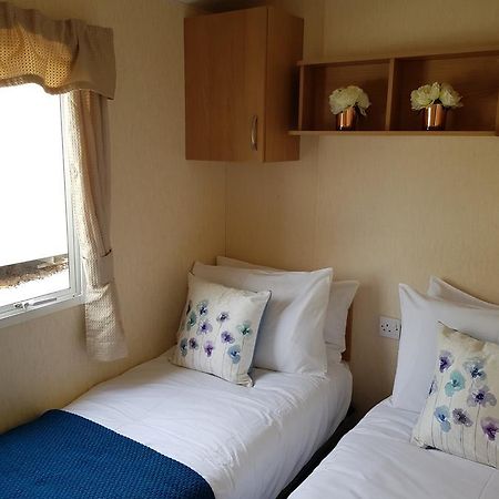 Pitch & Canvas - Self Catering At Broad Oak Farm Hotell Tattenhall Exteriör bild