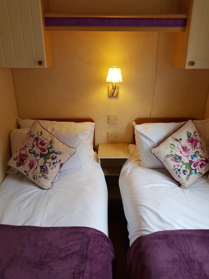 Pitch & Canvas - Self Catering At Broad Oak Farm Hotell Tattenhall Exteriör bild