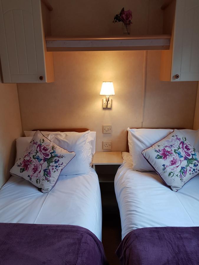 Pitch & Canvas - Self Catering At Broad Oak Farm Hotell Tattenhall Exteriör bild